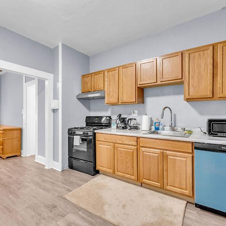 Historic Cozy Haven In Little Italy Apartamento Cleveland Exterior foto