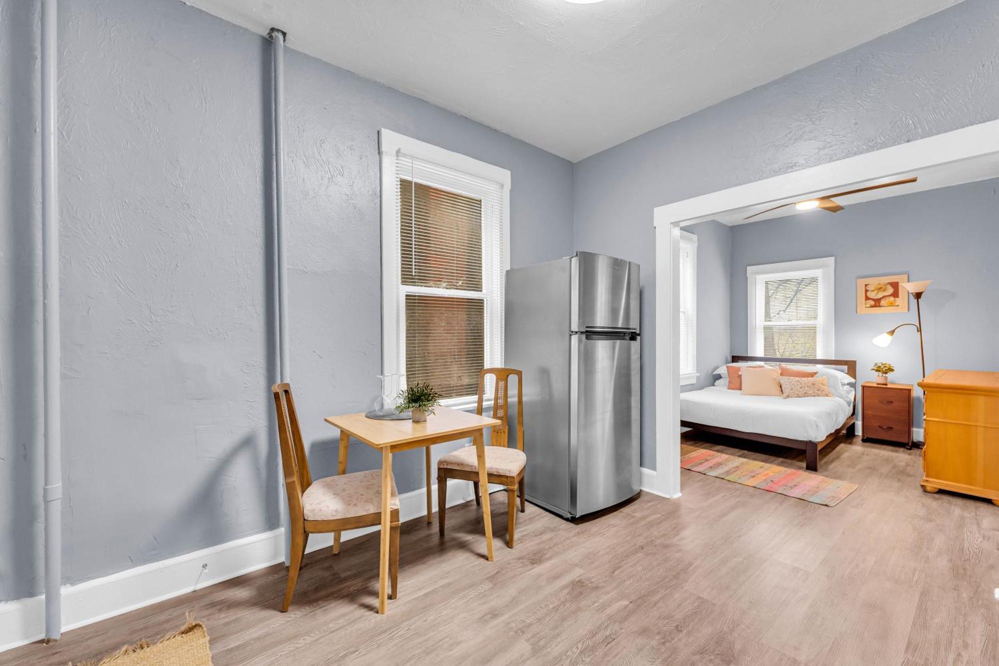 Historic Cozy Haven In Little Italy Apartamento Cleveland Exterior foto