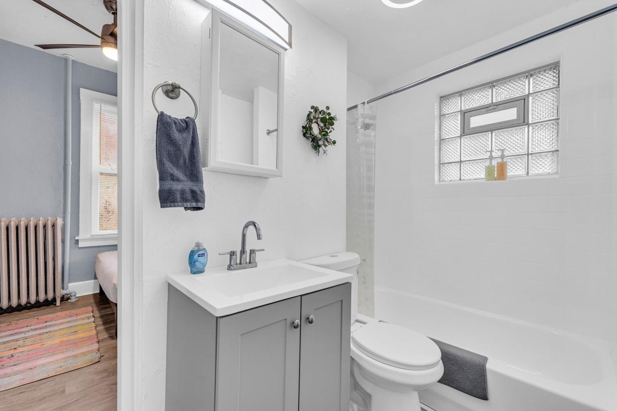 Historic Cozy Haven In Little Italy Apartamento Cleveland Exterior foto